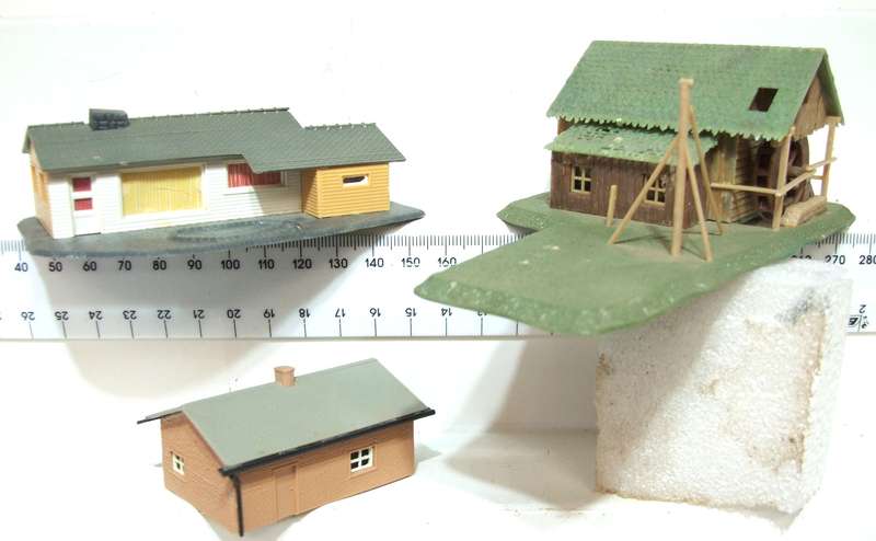 SCENERY N:  3x Plastic Buildings in Good Used Condition.