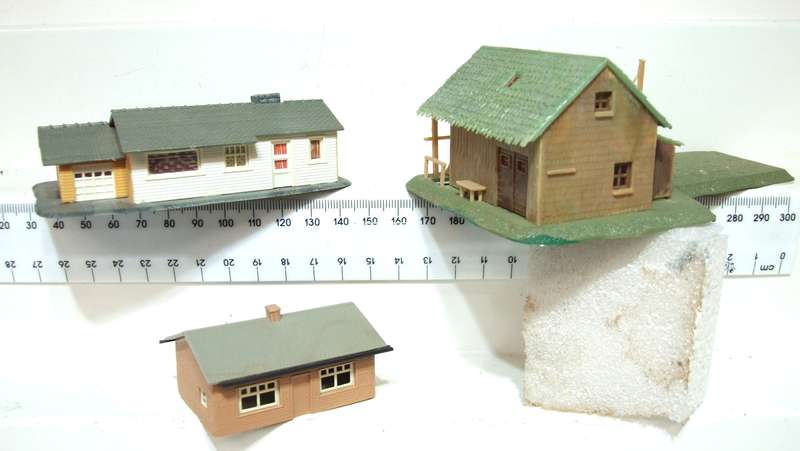 SCENERY N:  3x Plastic Buildings in Good Used Condition.