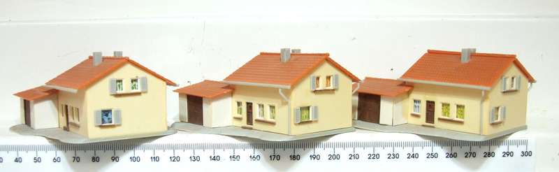 SCENERY N:  3x Identical Plastic Town Houses in Good Used Condition.