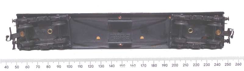 HORNBY DUBLO OO: Vintage English All Metal Passenger Coach in Fair Un-Boxed condition(England)