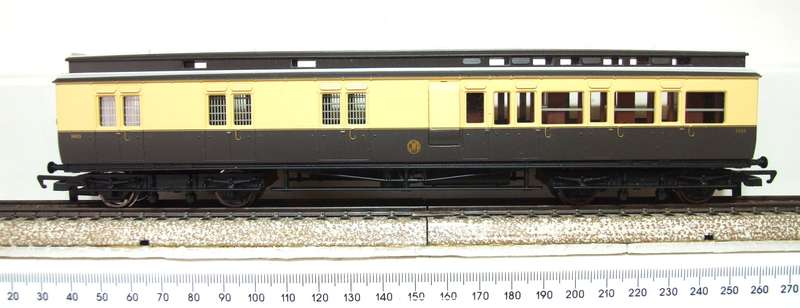HORNBY OO: Vintage GWR Guards/Baggage Car in Good Un-Boxed condition(England)