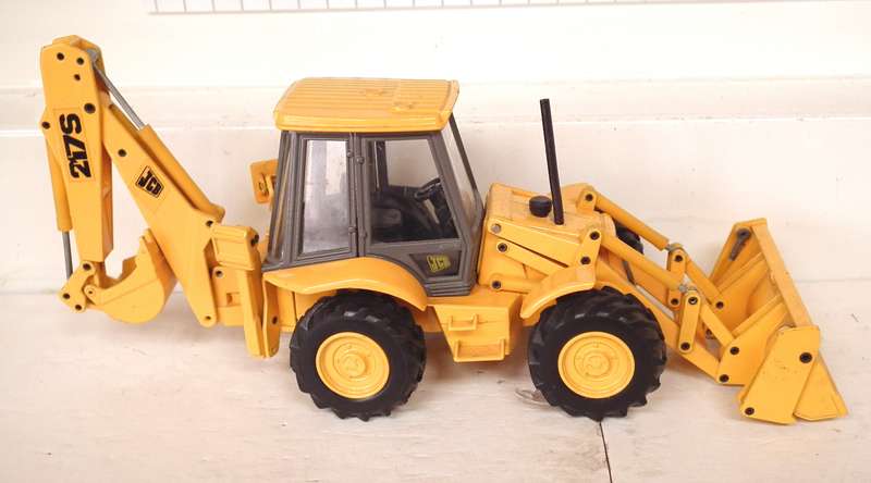 JADJ 1:35: Detailed  JCB 217S Digger Loader in Good Un-Boxed Used Condition.