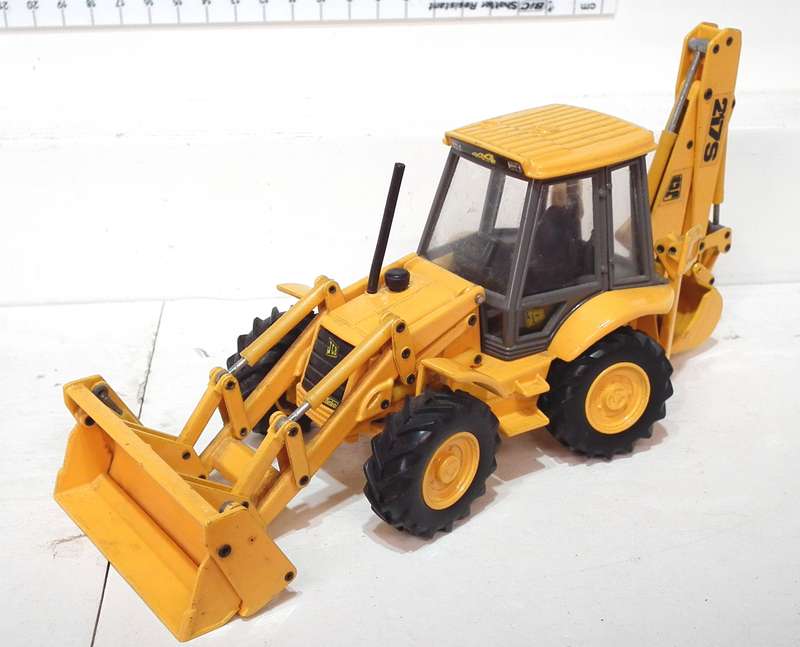 JADJ 1:35: Detailed  JCB 217S Digger Loader in Good Un-Boxed Used Condition.