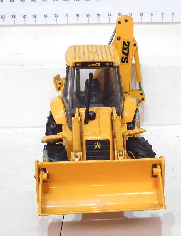 JADJ 1:35: Detailed  JCB 217S Digger Loader in Good Un-Boxed Used Condition.