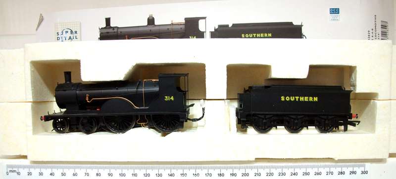 HORNBY OO: Vintage 4-4-0 Class T9 Steam Locomotive(314) in Like New Boxed Condition.