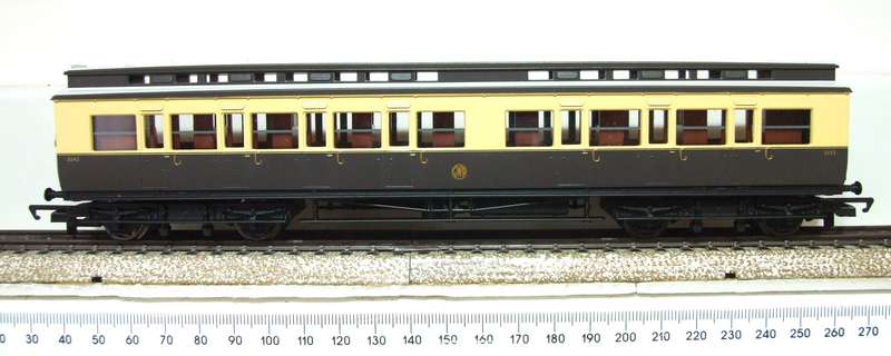 HORNBY OO: Vintage GWR Clerestory 1st Class Passenger Coach in New Boxed condition.