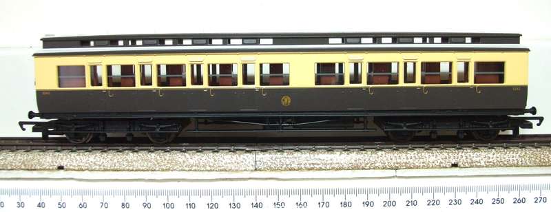HORNBY OO: Vintage GWR Clerestory 1st Class Passenger Coach in New Boxed condition.