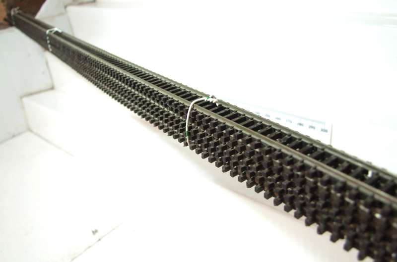 PECO N: This 5pc 730mm Long Nickel Silver Flex Track is in Fair Used Condition.(England)