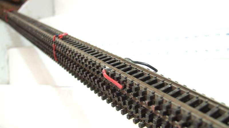PECO N: This 5pc 480mm Long Nickel Silver Flex Track is in Fair Used Condition.(England)