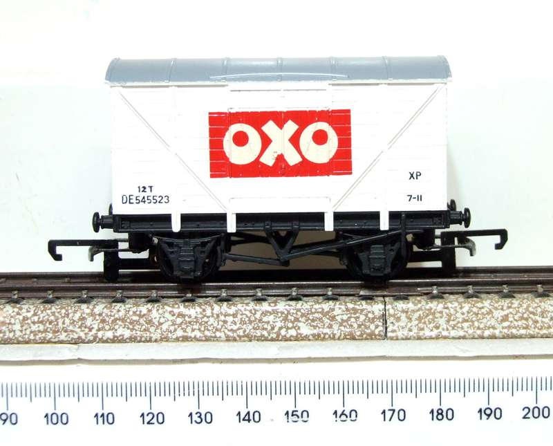 WRENN OO: "OXO" Ventilated Car in Like New Boxed condition.(England)