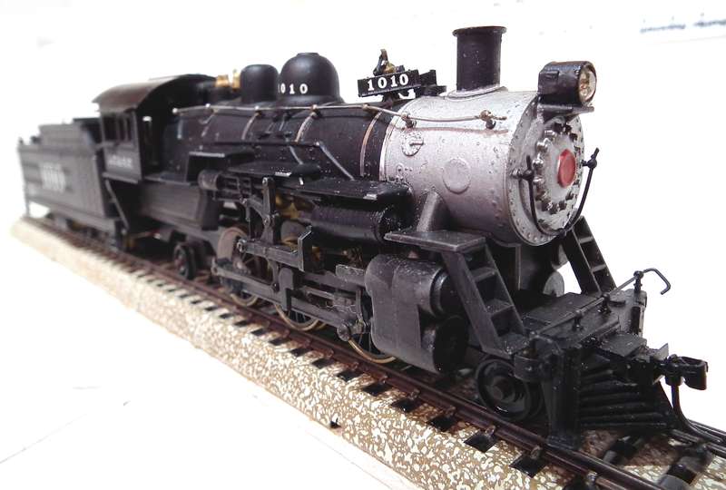 ROUNDHOUSE HO: Detailed Metal 2-6-2 AT&FS Steam Loco with Tender in Good Running Condition.(USA)