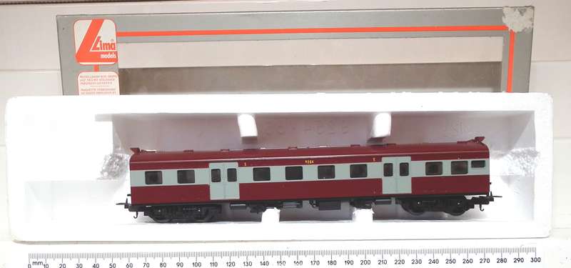 LIMA HO: SAR Suburban 3rd Class Passenger Coach in Like New Boxed condition(Italy)