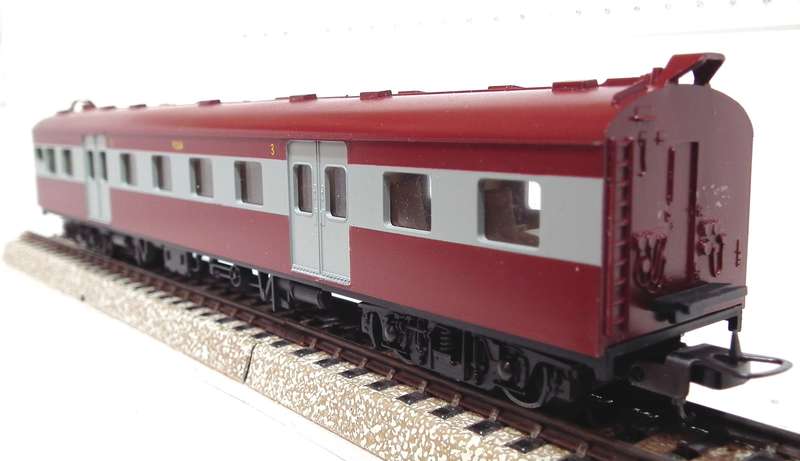 LIMA HO: SAR Suburban 3rd Class Passenger Coach in Like New Boxed condition(Italy)