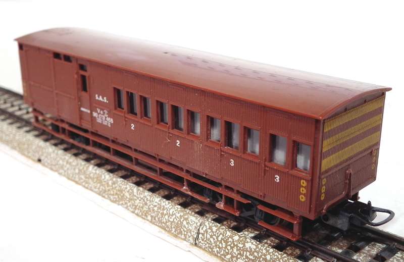 LIMA HO: SAR V8 Guards Van in Good Used Condition(Italy)