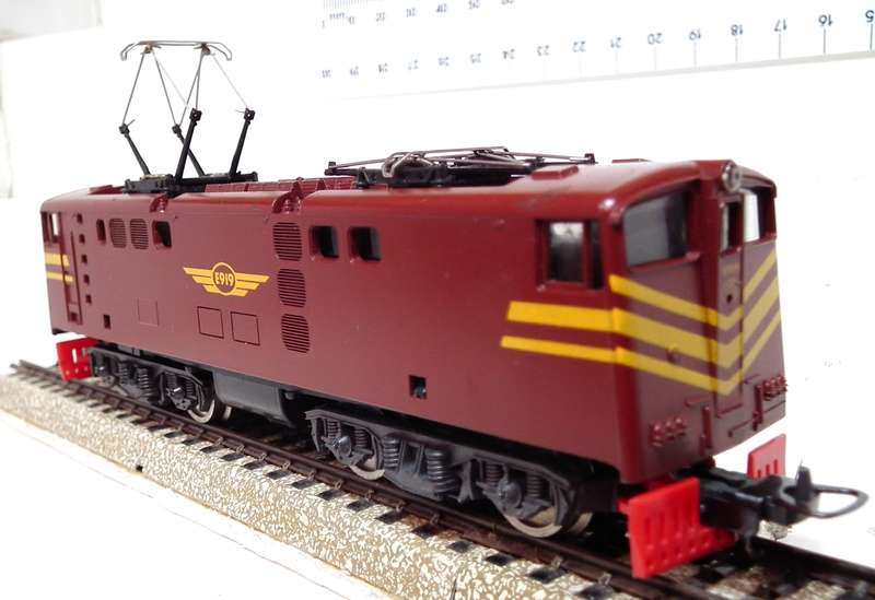 LIMA HO:  SAR "Trans Karoo" E5 Electric Loco in Good Un-Boxed Operational condition.(Italy)