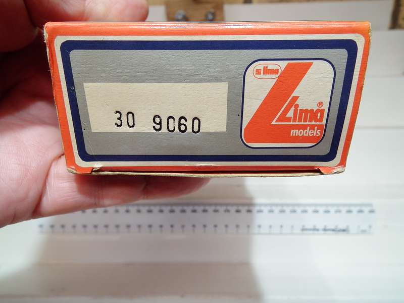LIMA HO:  Vintage SNCF Recovery Crane and Tender in Good Boxed condition.