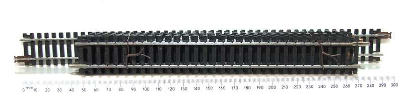 LIMA HO: 13pc Standard Strait Steel Track in Fair Used un-boxed condition.(Italy))