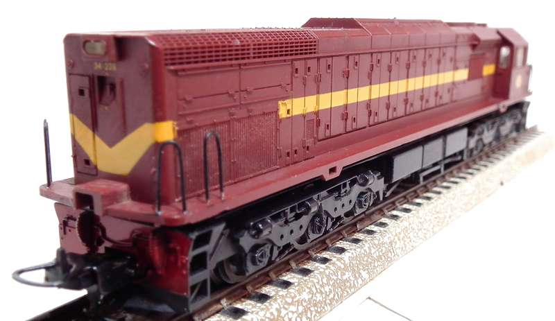 LIMA HO:  SAR "Trans Karoo" Class 34 Diesel Loco in Good Un-Boxed Operational condition.(Italy)