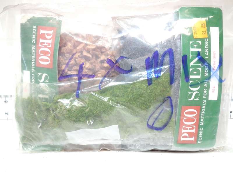 SCENERY HO/OO: 4pc Scatter Layout Decor in Good Packed(some packets were opened) Condition