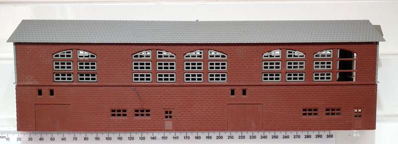 LIMA HO:  Incomplete Plastic Engine Shed in Fair Un-Boxed Condition.(Italy)