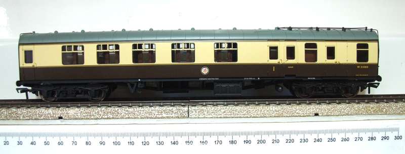 BACHMANN OO: Vintage GWR Composite Corridor Coach Mint in Box condition.