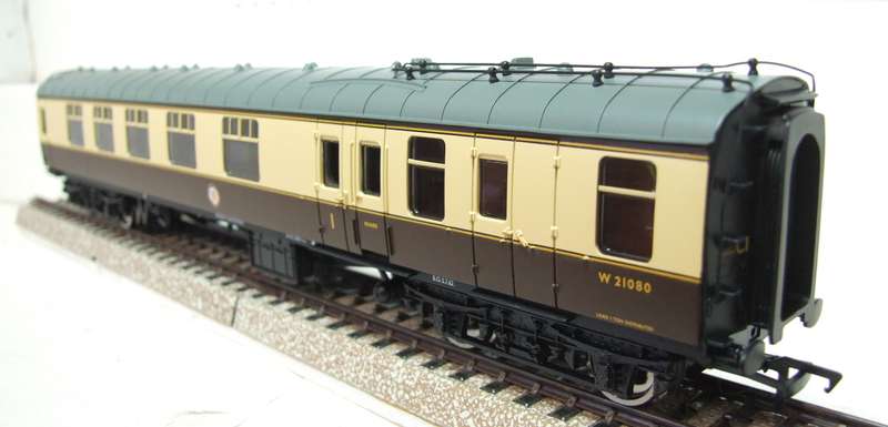 BACHMANN OO: Vintage GWR Composite Corridor Coach Mint in Box condition.