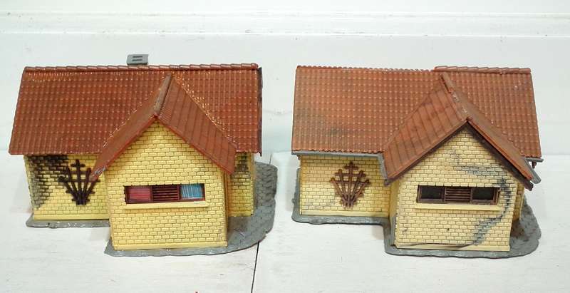 HELJAN HO:  Plastic Houses in Fair Used, Un-boxed Condition.(Denmark)