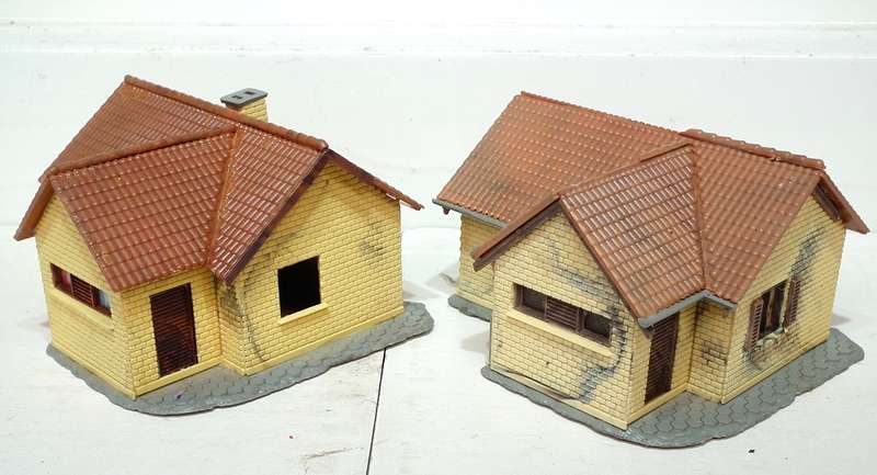 HELJAN HO:  Plastic Houses in Fair Used, Un-boxed Condition.(Denmark)