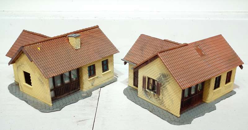 HELJAN HO:  Plastic Houses in Fair Used, Un-boxed Condition.(Denmark)