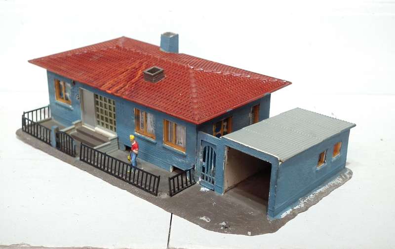 SCENERY HO:  Plastic House in SCRAP Condition, needs some TLC.