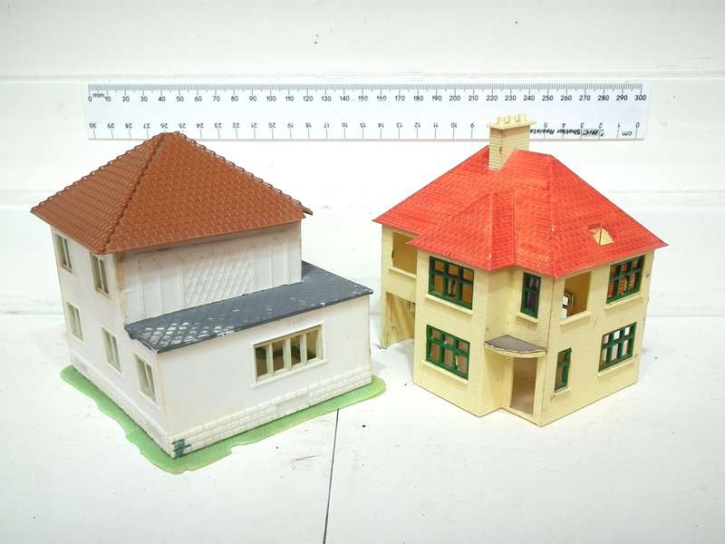 SCENERY HO:  2x Double Story Plastic Houses in SCRAP Condition, needs some TLC and Parts.