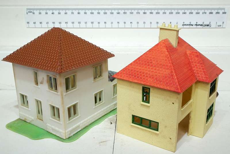 SCENERY HO:  2x Double Story Plastic Houses in SCRAP Condition, needs some TLC and Parts.