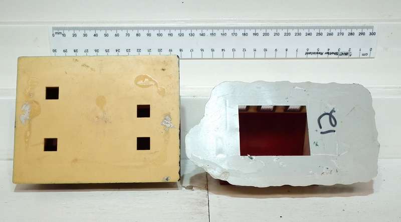 SCENERY HO:  2x Plastic Houses in SCRAP Condition, needs some TLC and Parts.