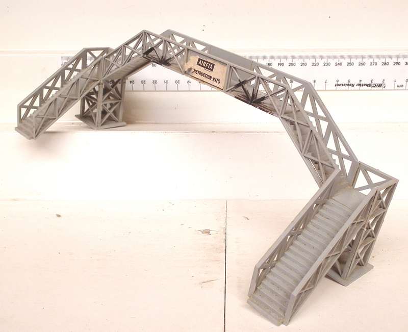 AIRFIX HO:  Plastic Double Track Foot Bridge in Fair Used, Un-boxed Condition.