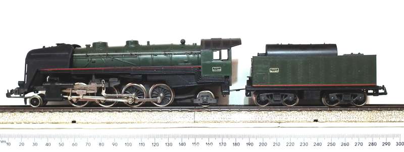 LIMA HO:  Vintage 2-8-2 Steam Loco with Tender in Good Running, Boxed Condition.(Italy)