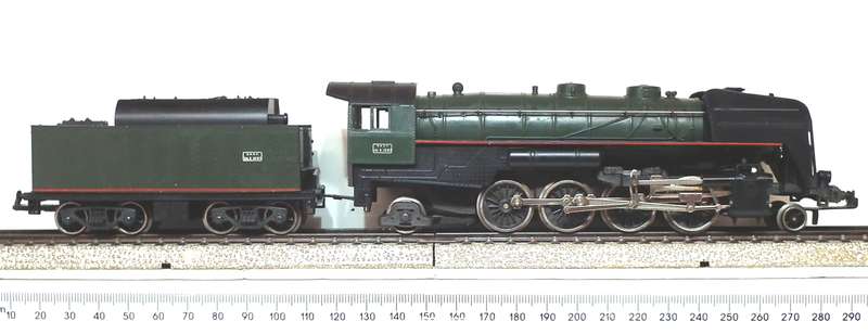 LIMA HO:  Vintage 2-8-2 Steam Loco with Tender in Good Running, Boxed Condition.(Italy)