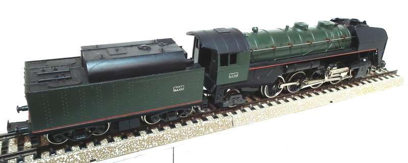 LIMA HO:  Vintage 2-8-2 Steam Loco with Tender in Good Running, Boxed Condition.(Italy)