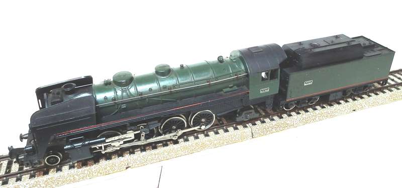LIMA HO:  Vintage 2-8-2 Steam Loco with Tender in Good Running, Boxed Condition.(Italy)