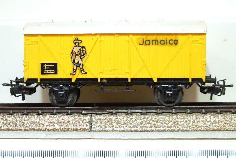MARKLIN HO: Vintage`DB` JAMICA Closed Refrigerated Wagon in Good un-boxed condition (Germany)