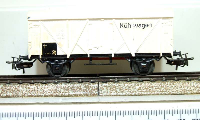 MARKLIN HO: Vintage`DB` Closed Refrigerated Wagon in Fair un-boxed condition (Germany)