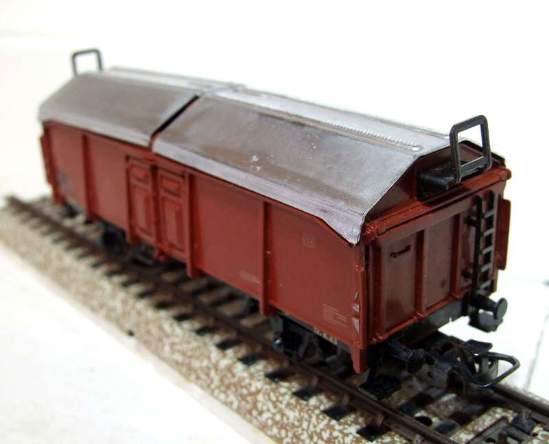 MARKLIN HO: Vintage `DB` Closed Freight Wagon in Fair Boxed condition (Germany)