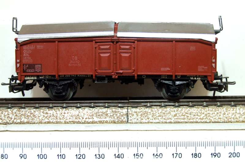 MARKLIN HO: Vintage `DB` Closed Freight Wagon in Fair Boxed condition (Germany)