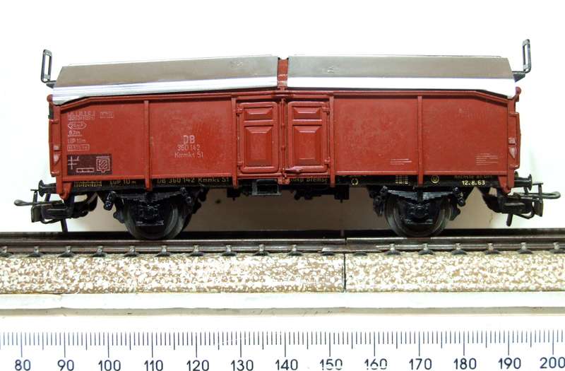MARKLIN HO: Vintage `DB` Closed Freight Wagon in Fair Boxed condition (Germany)
