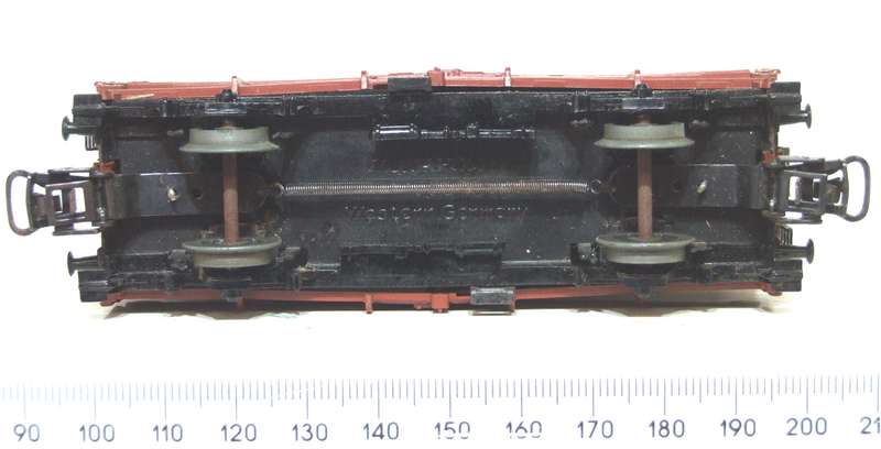 MARKLIN HO: Vintage `DB` Closed Freight Wagon in Fair Boxed condition (Germany)