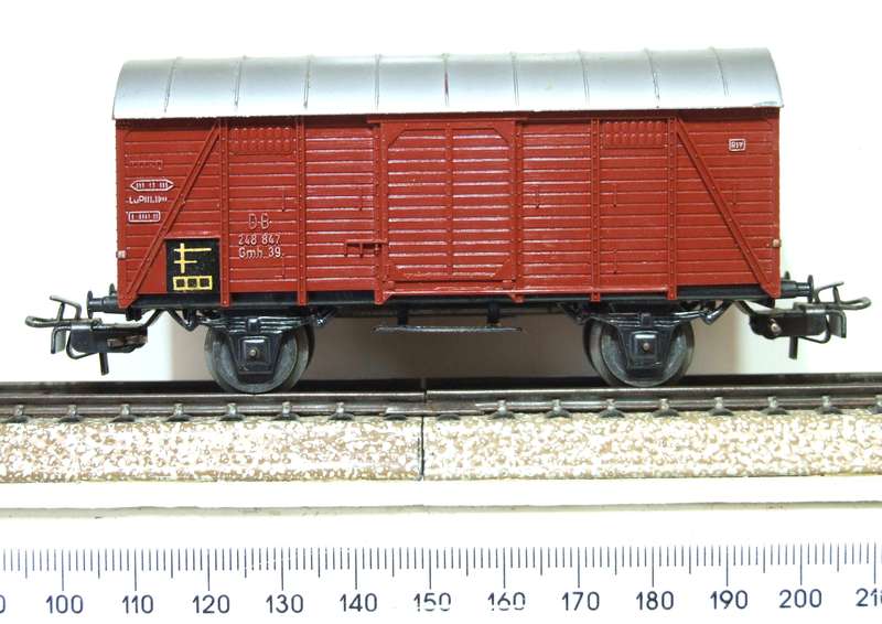 MARKLIN HO: Vintage`DB` Closed Freight Wagon in Very Good un-boxed condition (Germany)