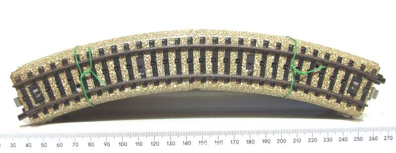 MARKLIN HO:  8pc Metal Curved M-Track with Metal Underlay in Good, Used Condition.(W Germany)