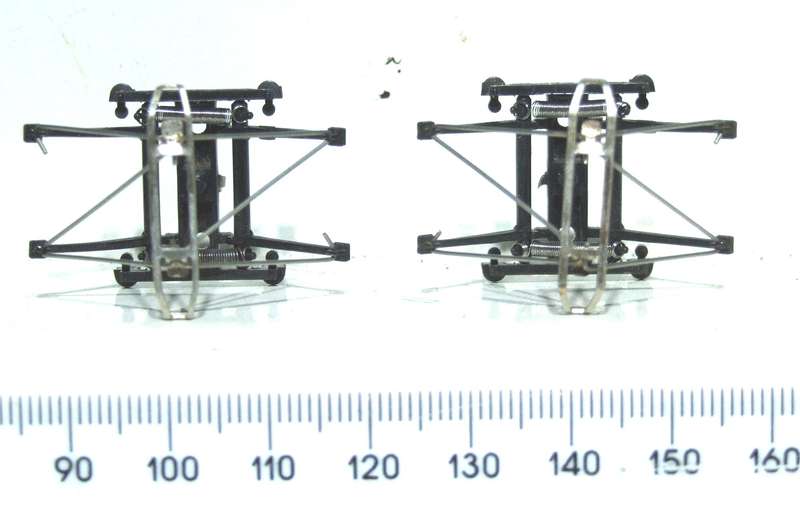 LIMA HO: 1pr SAR E5 Locomotive Pantographs  in Good condition(with Springs) for Parts.(Italy)