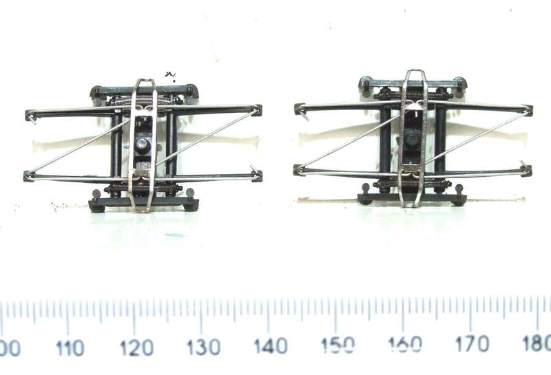 LIMA HO: 1pr SAR E5 Locomotive Pantographs  in Good condition(with Springs) for Parts.(Italy)