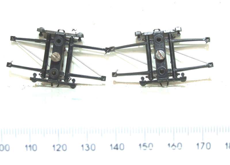 LIMA HO: 1pr SAR E5 Locomotive Pantographs  in Good condition(with Springs) for Parts.(Italy)