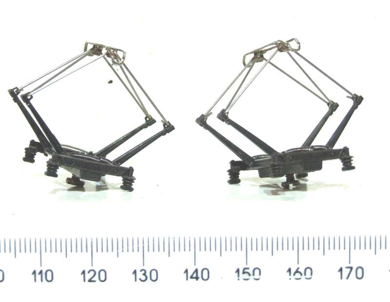 LIMA HO: 1pr SAR E5 Locomotive Pantographs  in Good condition(with Springs) for Parts.(Italy)